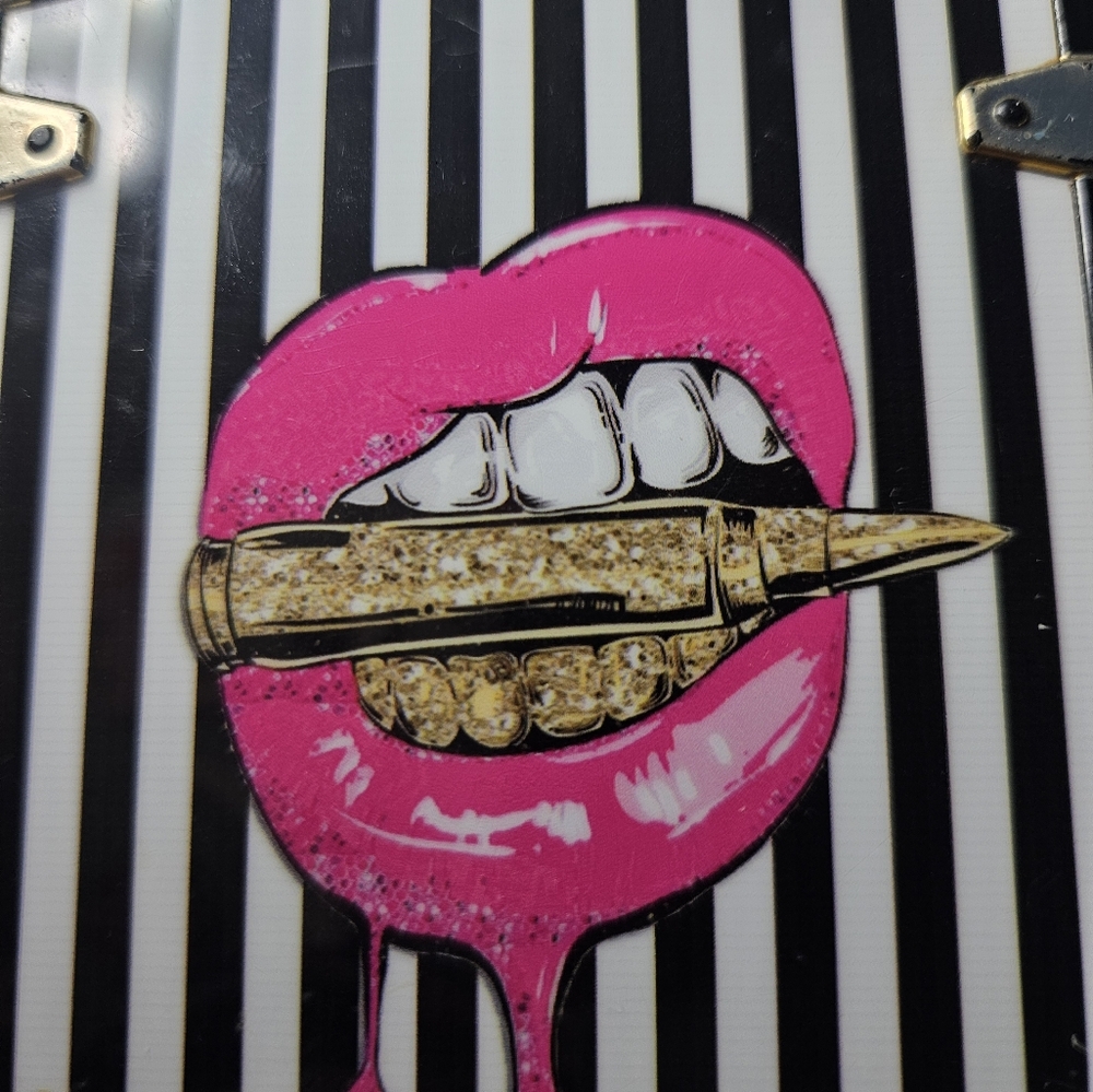 Galaxy S10 Case | Pink Dripping Lips Design | Striped Trunk-Style Phone Case - Picture 2 of 9
